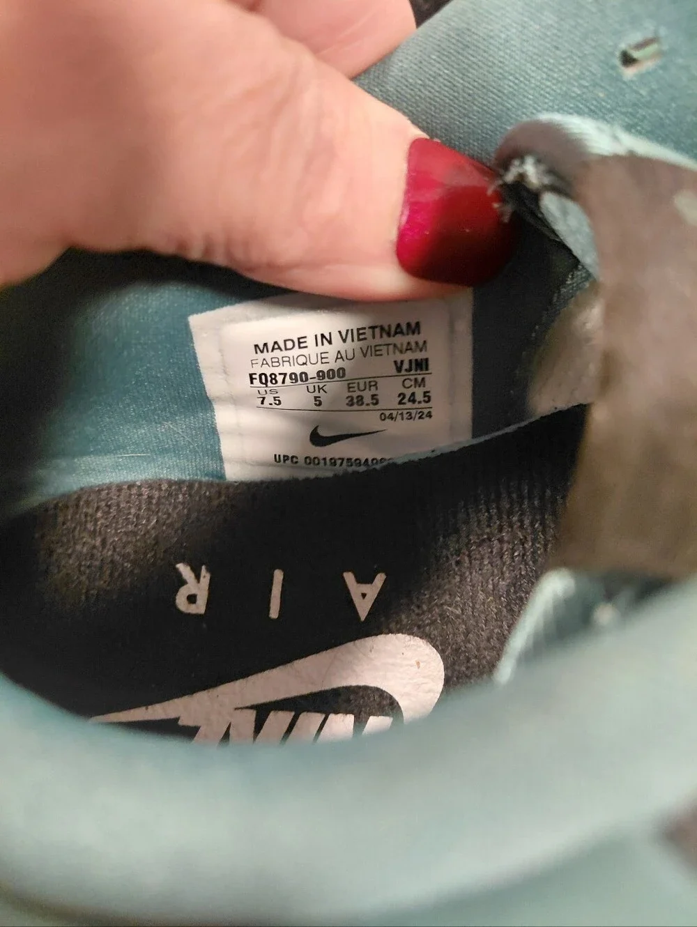 Nike Women's Sneakers in Teal and Black